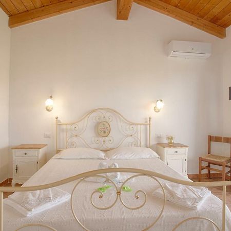 Вилла Agriturismo Mieleamaro Ольбия Экстерьер фото