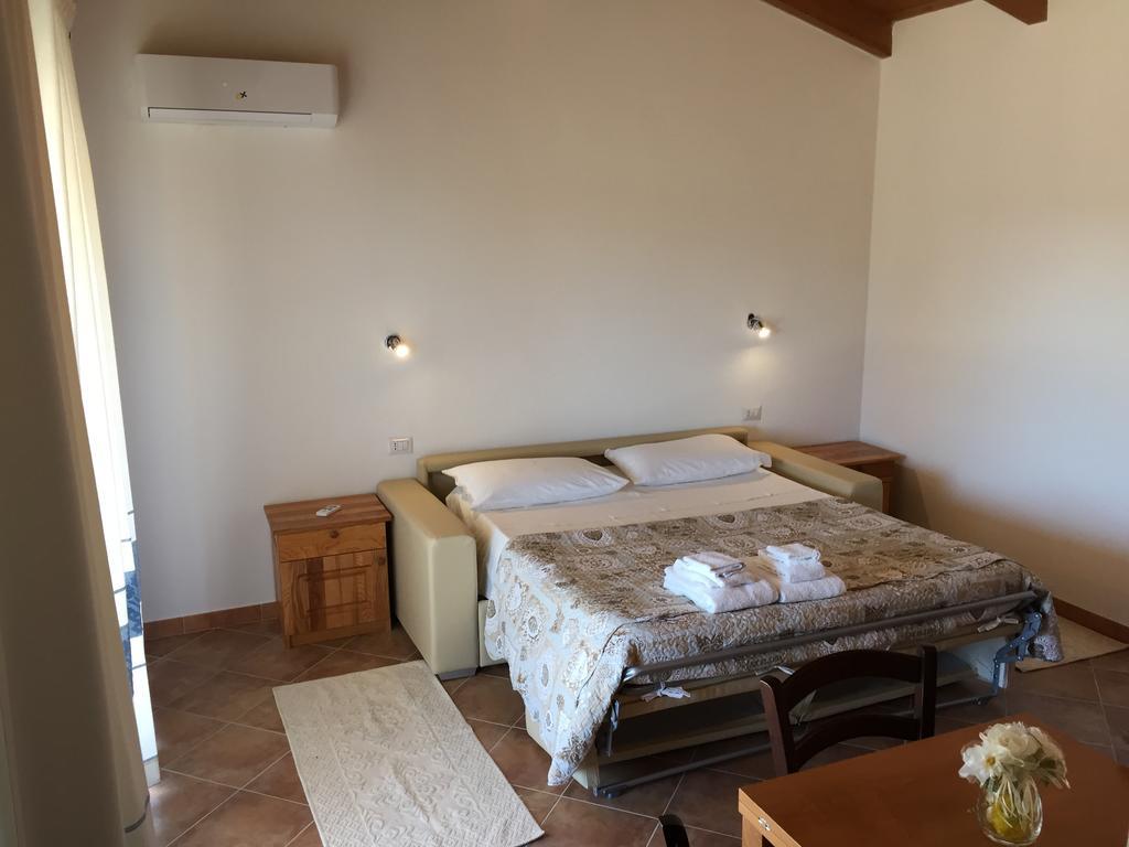 Вилла Agriturismo Mieleamaro Ольбия Экстерьер фото