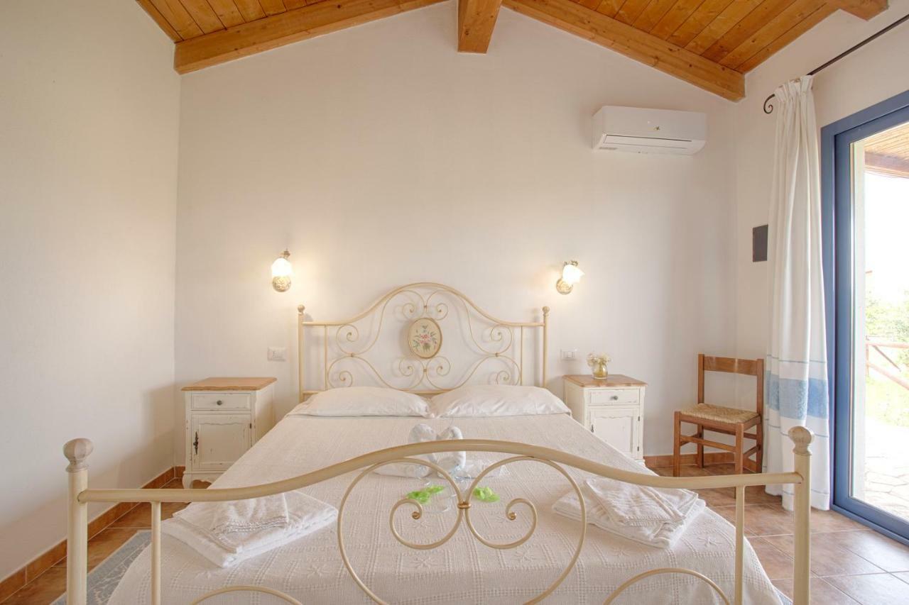 Вилла Agriturismo Mieleamaro Ольбия Экстерьер фото