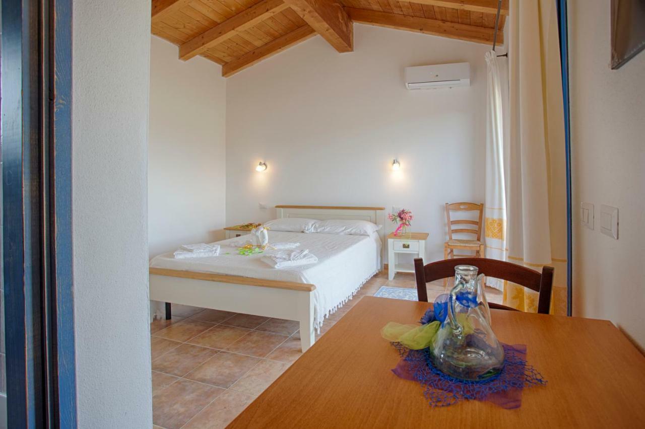 Вилла Agriturismo Mieleamaro Ольбия Экстерьер фото